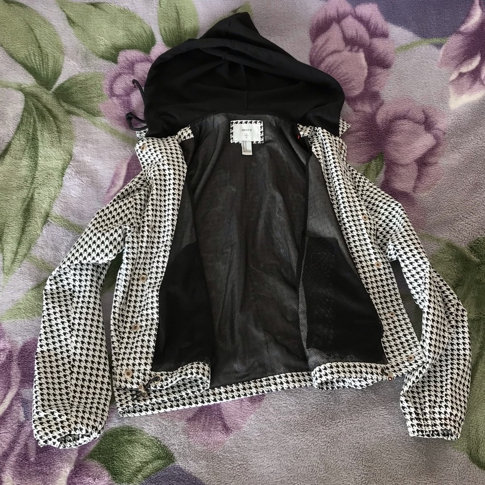 Forever 21 Women’s Houndstooth Pattern Hooded Snap-Button Jacket - Picture 5 of 10